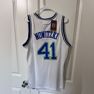 Dirk Nowitzki jersey